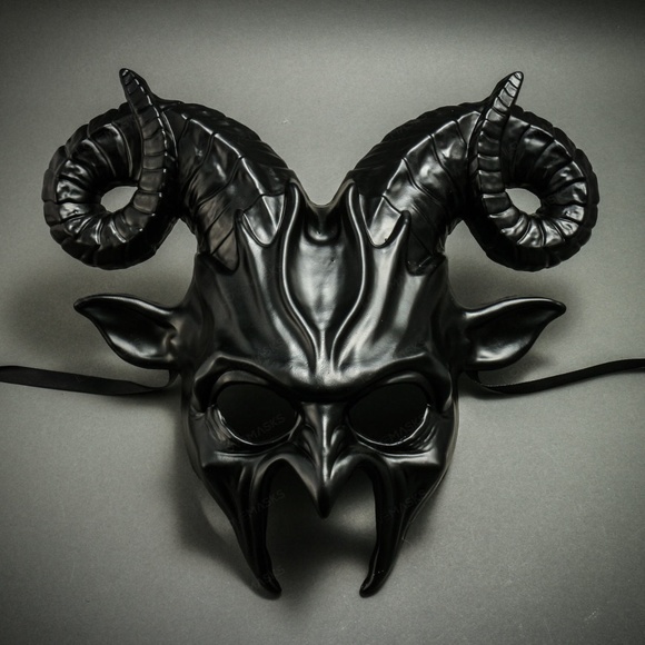 Krampus Ram Demon with Horns Devil Halloween Mask - Picture 1 of 4